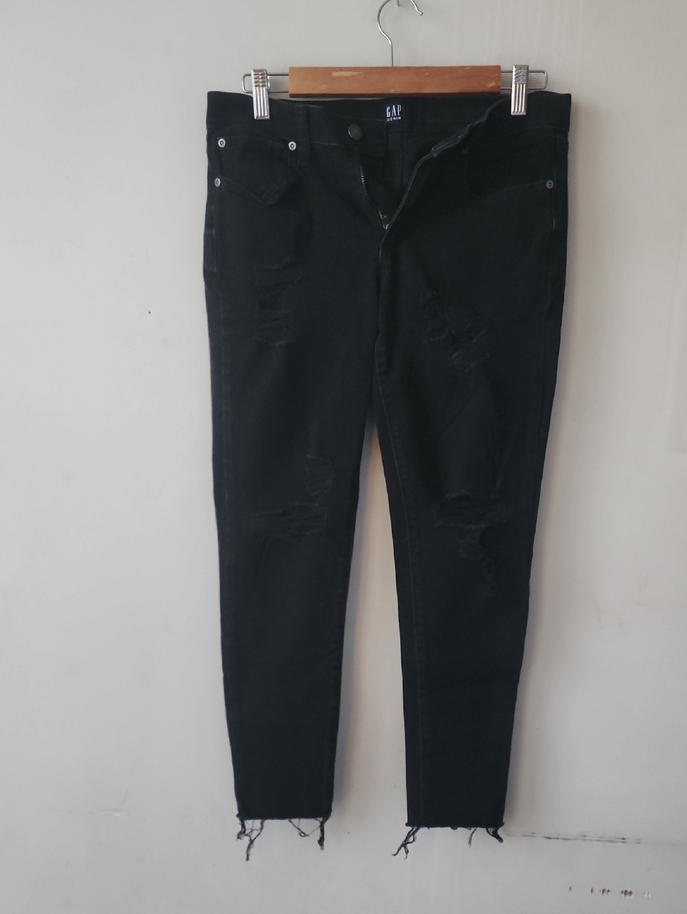 GAP Black Ripped Skinny Jeans - Women's